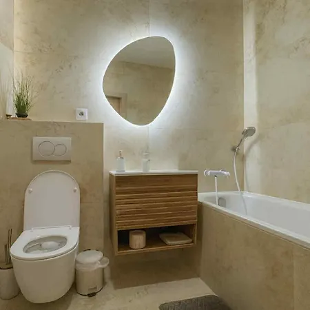 Apartamento Luxury 2-bedroom With Balcony *