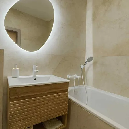 Luxury 2-bedroom With Balcony Lejlighed Bratislava