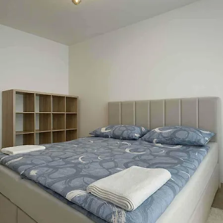 Lejlighed Luxury 2-bedroom With Balcony