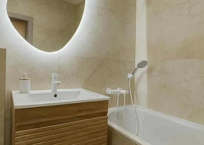 Luxury 2-bedroom With Balcony 公寓 布拉迪斯拉发