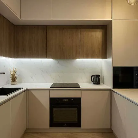 Luxury 2-bedroom With Balcony Apartamento